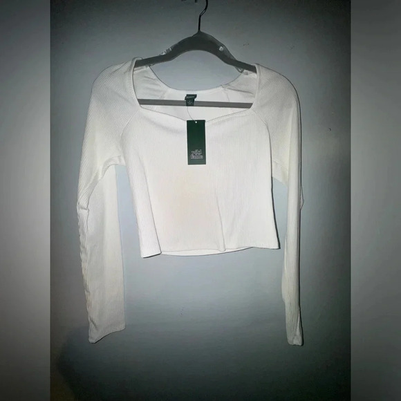 Wild fable White women’s crop‎ top long sleeve heart shaped neck medium NWT - Picture 2 of 5